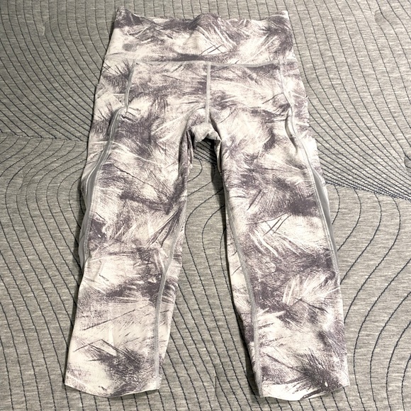 lululemon athletica Pants - Lululemon cropped high-waisted leggings